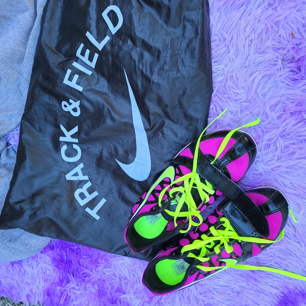 Track shoes